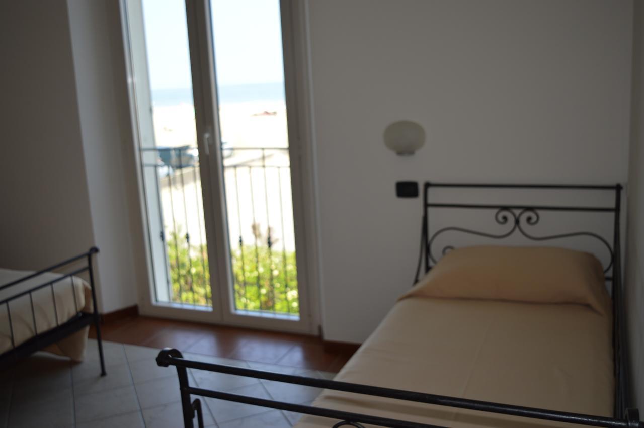Residenza Villa Margherita Римини Экстерьер фото